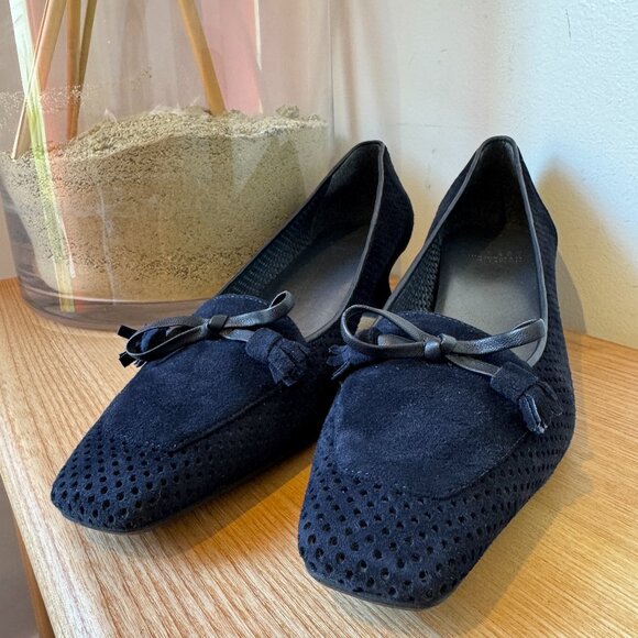 Stuart Weitzman Navy Suede Bow Kitten Heel Pumps Size 7 - Picture 2 of 10